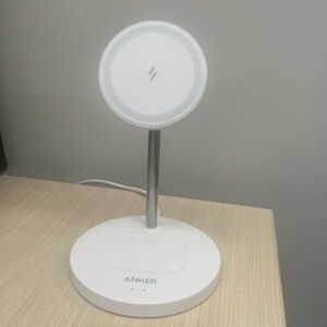 Anker PowerWave 2-in-1 Magnetic Charging Stand